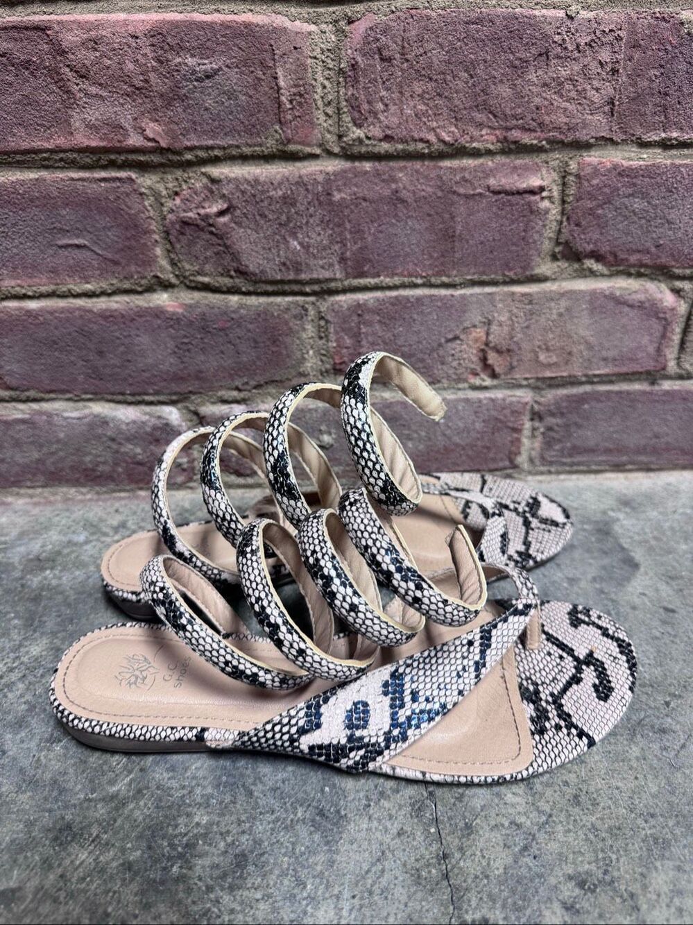 Women’s Natural Python Slinky Sandal Sz 10 - Picture 2 of 8